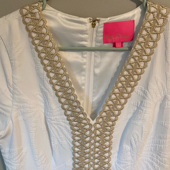 ☀️ Lilly Pulitzer White and Gold Arie Stretch Shift Dress - Picture 3 of 10